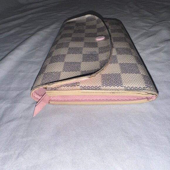 Authentic Louis Vuitton Emilie Wallet in Damier Azur Canvas - Picture 2 of 16